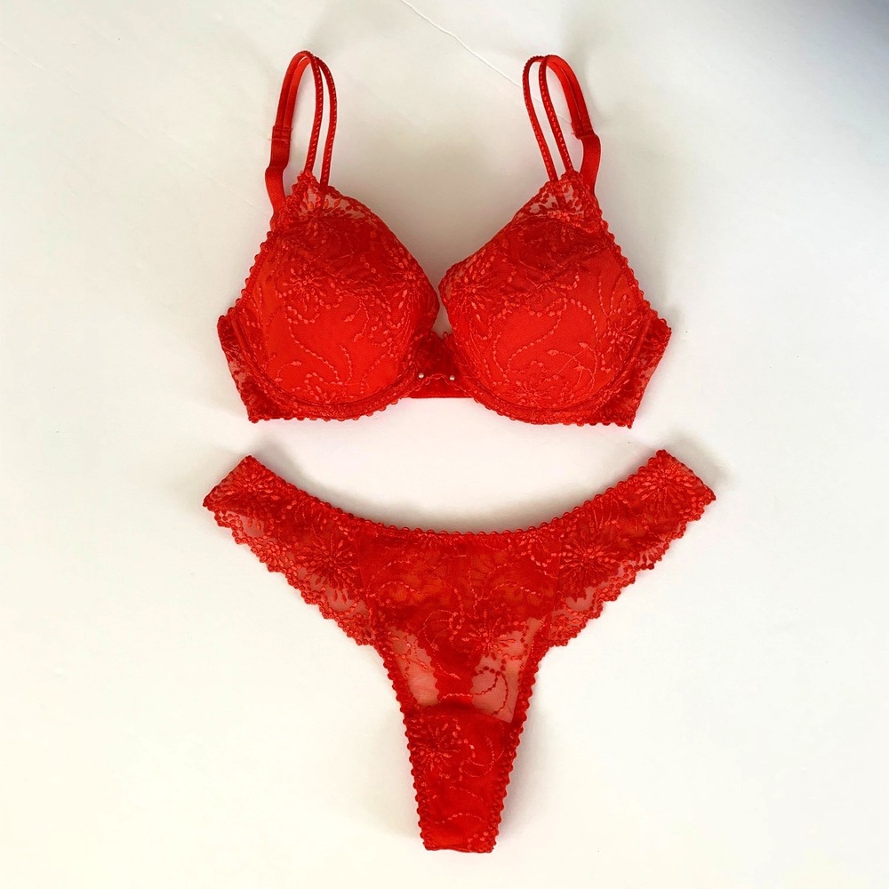 NWOT Marie Jo Jane SET Padded Pushup Underwire Bra 30D‎ NWOT Thong S Lace Red
